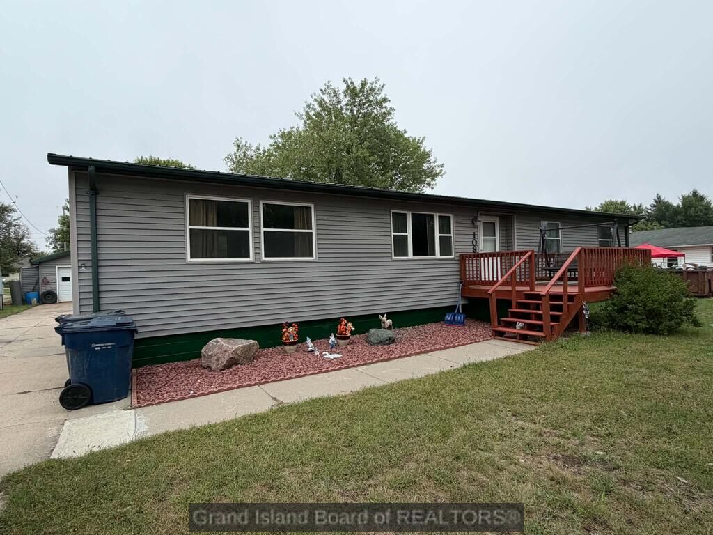 Property Photo:  108 Arapahoe Ave  NE 68803 