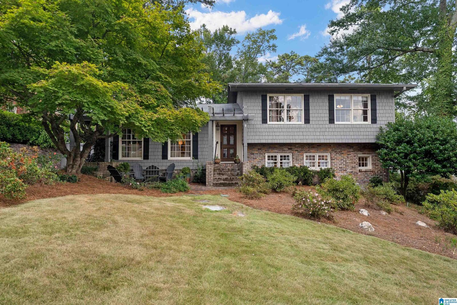 Property Photo: 121 Heritage Circle AL 35213