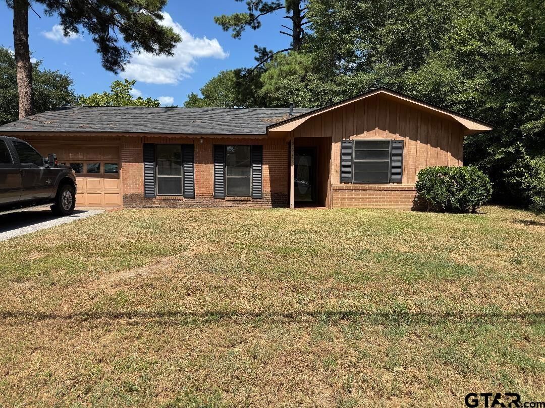 Property Photo:  2632 Amy  TX 75701 