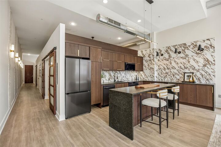 Property Photo: 1312 Live Oak Street 107 TX 77003