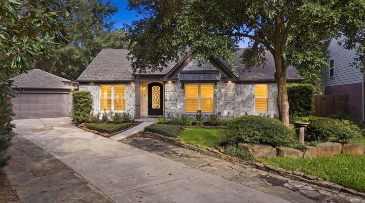 Property Photo:  190 Velvet Leaf Place  TX 77380 