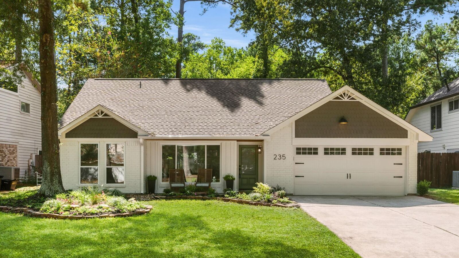 Property Photo: 235 S Pathfinders Circle TX 77381