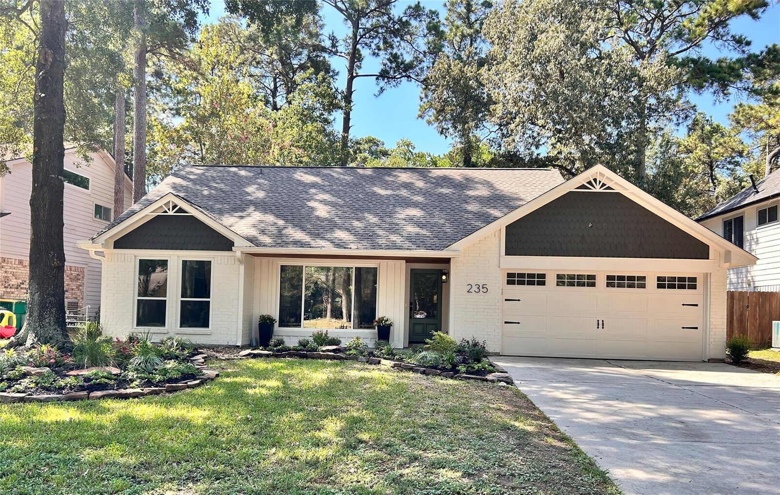 Property Photo:  235 S Pathfinders Circle  TX 77381 