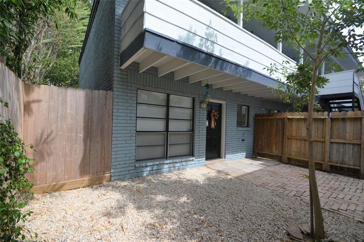 Property Photo:  2414 Morse Street 3  TX 77019 