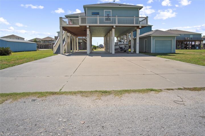 Property Photo: 857 Gulfview Drive TX 77650