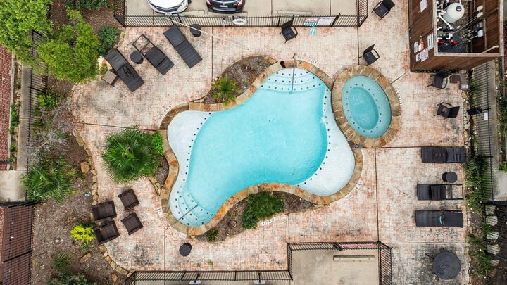 Property Photo: 1604 White Street TX 77007