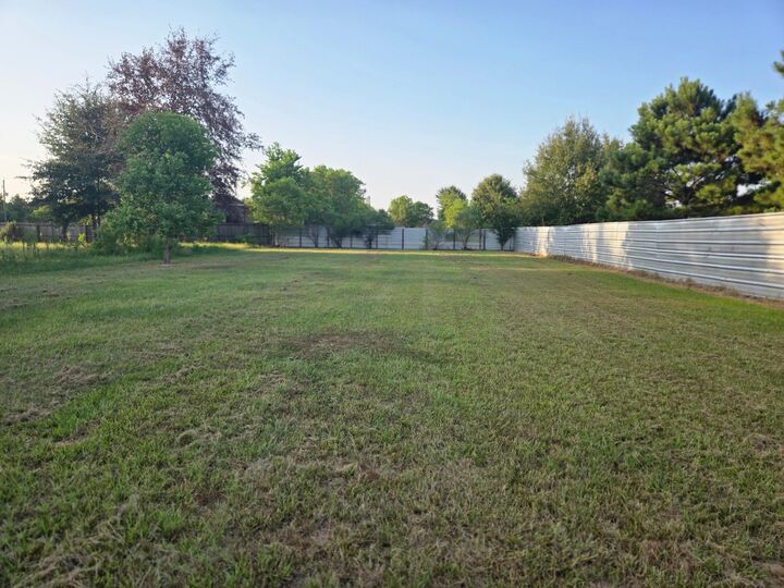 Property Photo: 885 County Road 3560 TX 77327