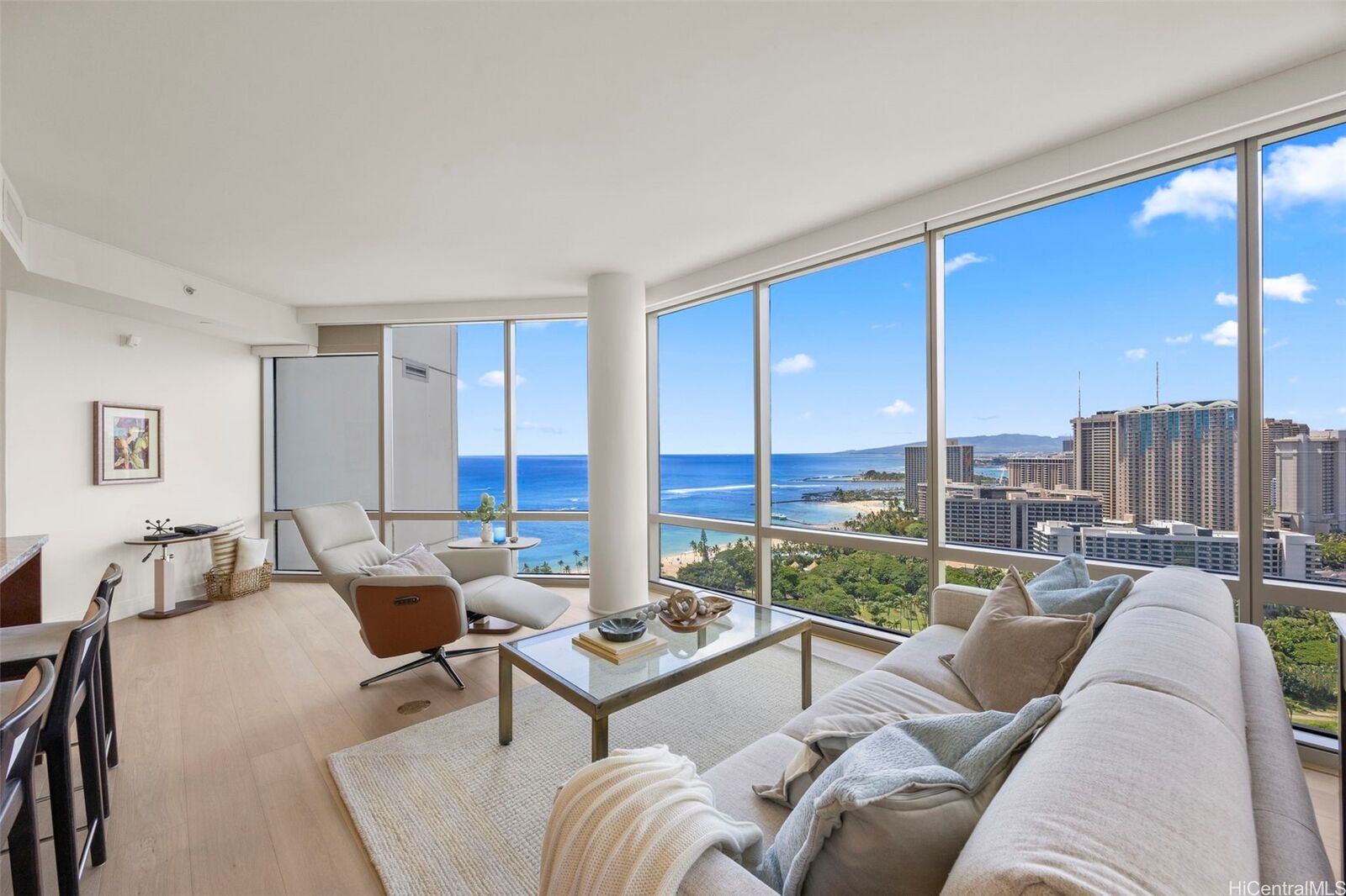 Property Photo:  223 Saratoga Road 3001  HI 96815 