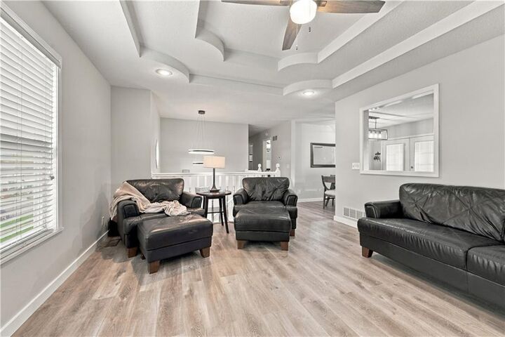 Property Photo:  1007 Golden Avenue  MO 64024 