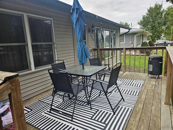 Property Photo: 416 E 7th Street IA 52136