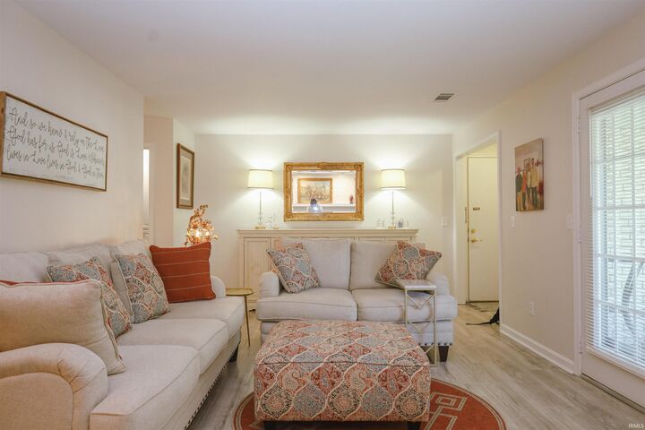 Property Photo: 6728 Newburgh Road 7 IN 47715