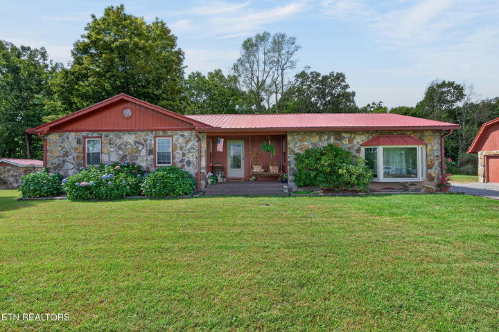 Property Photo: 1093 Pomona Rd TN 38571