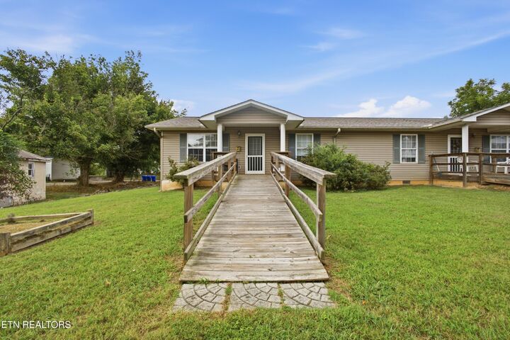 Property Photo: 309 Carter Ave TN 37748