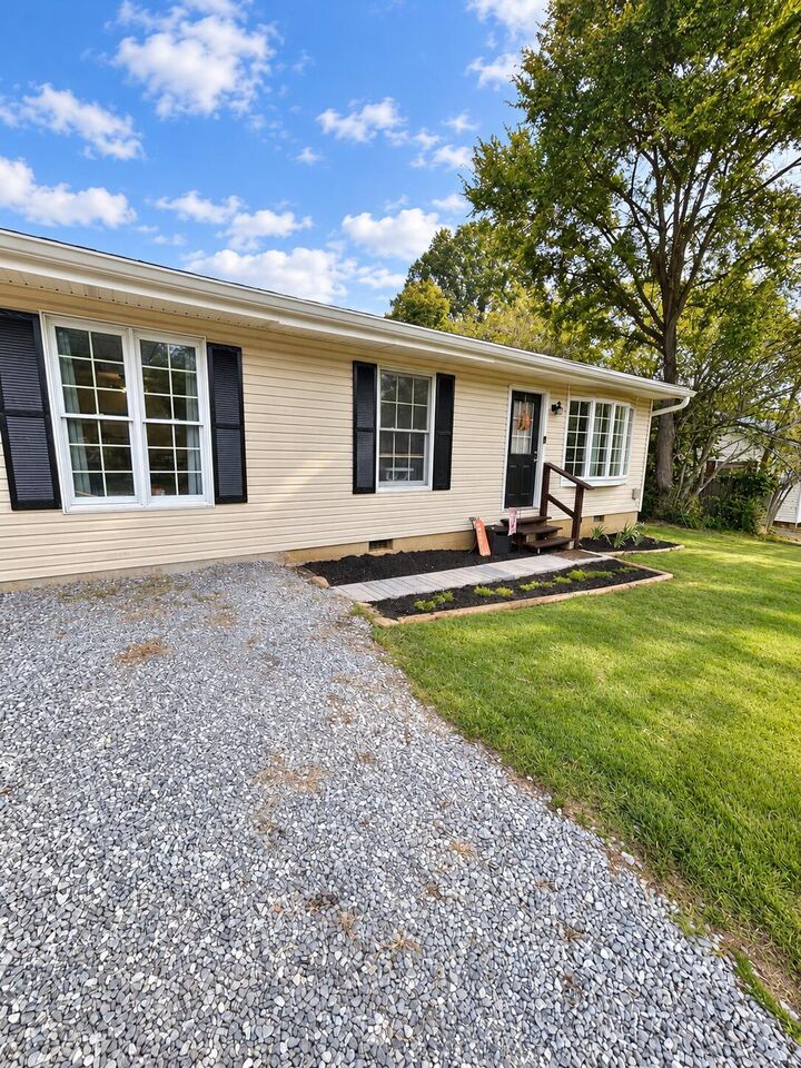 Property Photo: 304 W Dale Avenue KY 42038