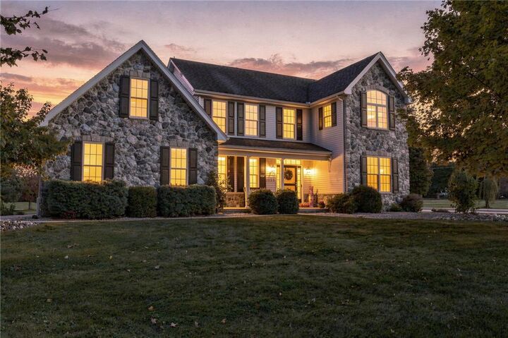 Property Photo:  1695 Kings Court  PA 18072 