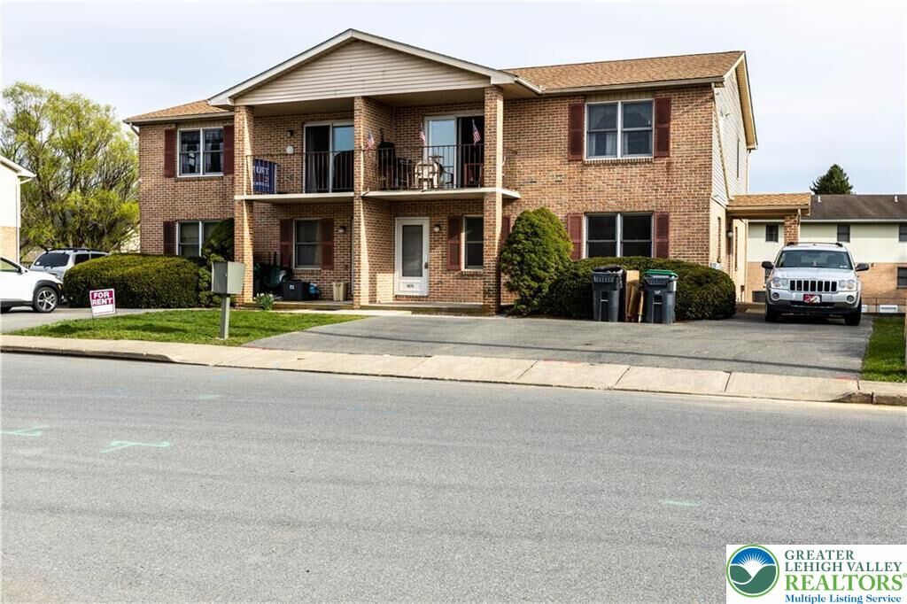 Property Photo:  4070 Winfield Terrace  PA 18045 