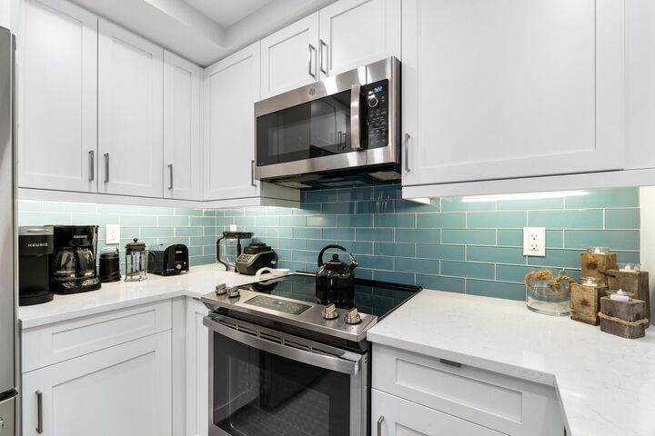 Property Photo: 380 Seaview Court 1209 FL 34145