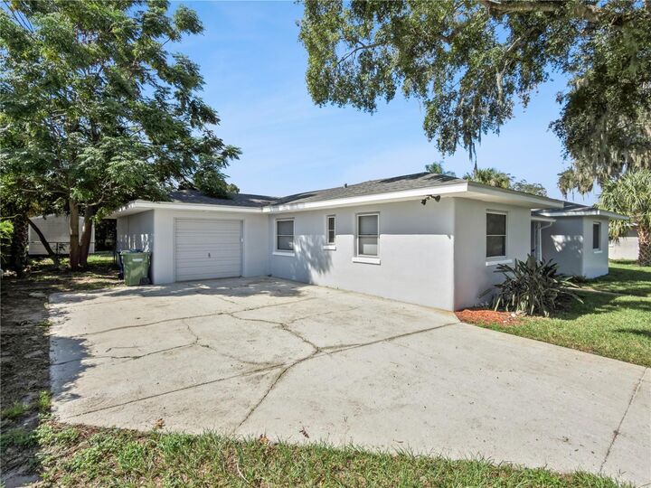 Property Photo:  716 Avenue I NE  FL 33881 