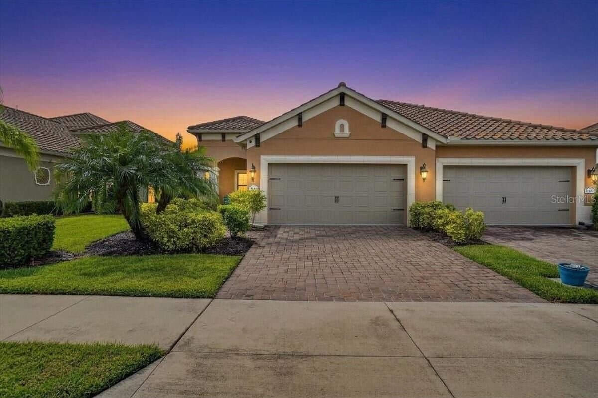 Property Photo: 11699 Okaloosa Drive FL 34293
