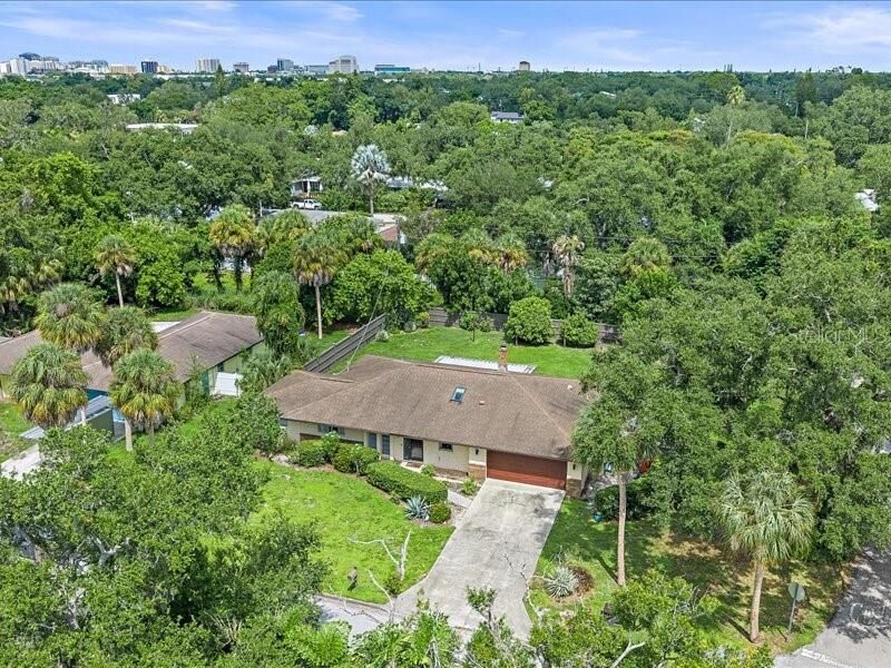 Property Photo:  2499 Hillview Street  FL 34239 