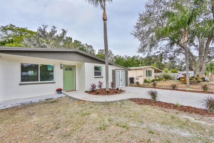 Property Photo:  2028 N Betty Lane  FL 33755 