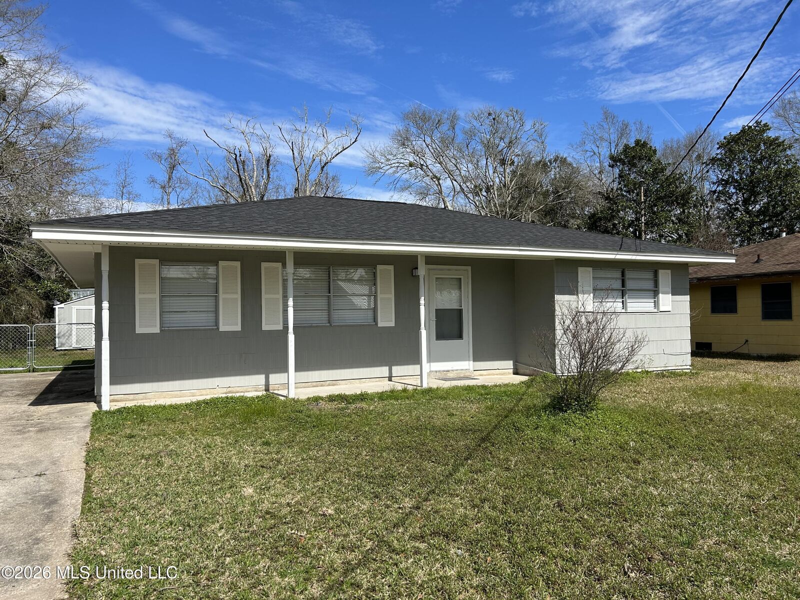 Property Photo:  211 Woodland Circle  MS 39564 