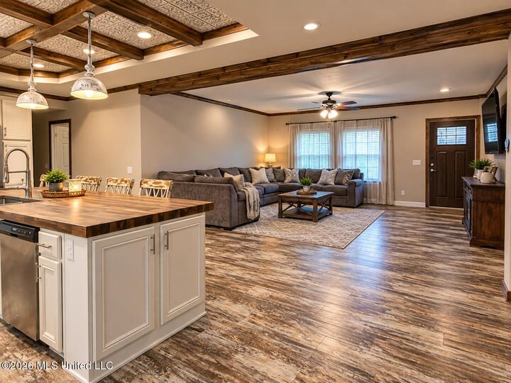 Property Photo:  1862 Mallalieu Drive  MS 39662 