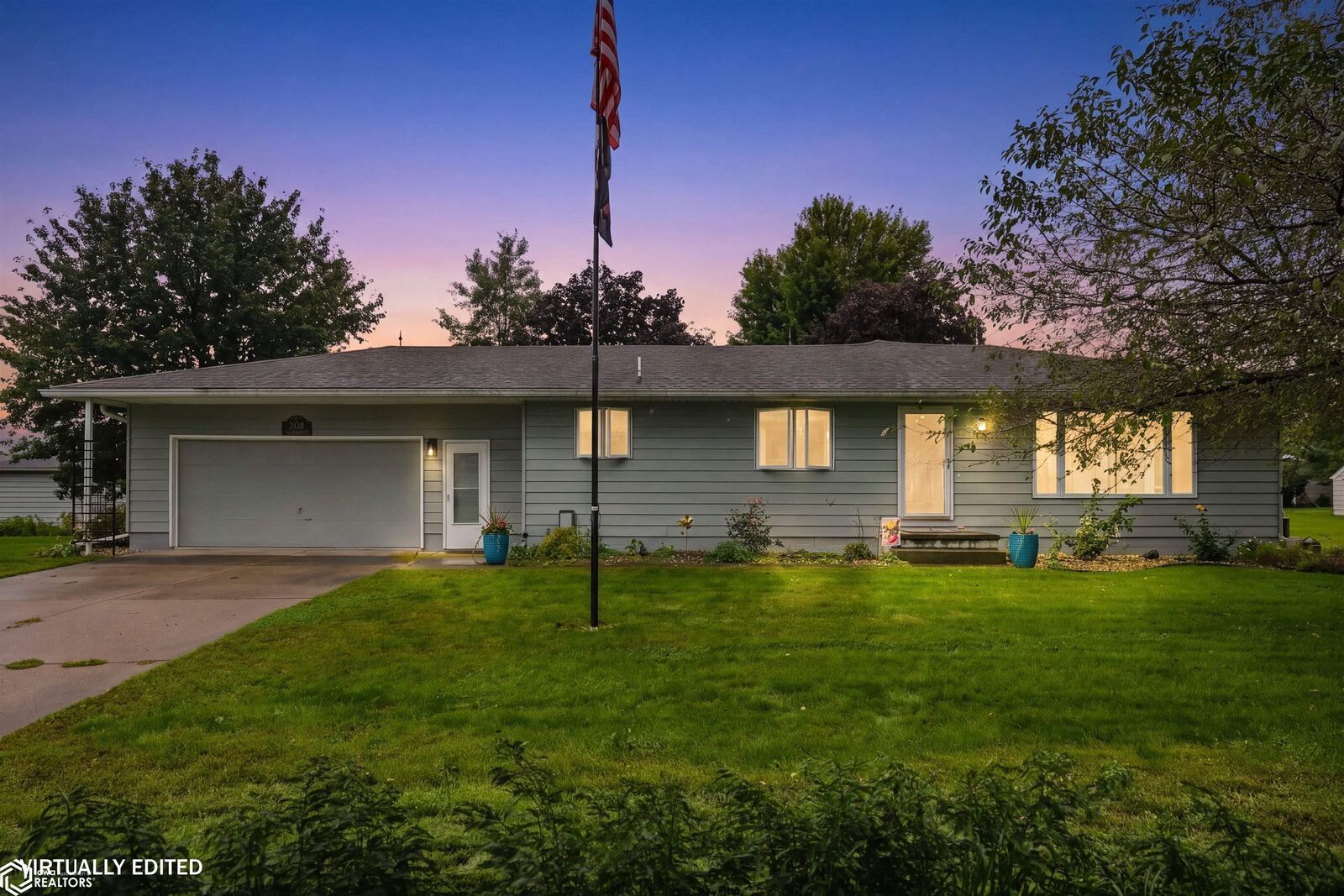 Property Photo: 208 3rd Street NE IA 50247