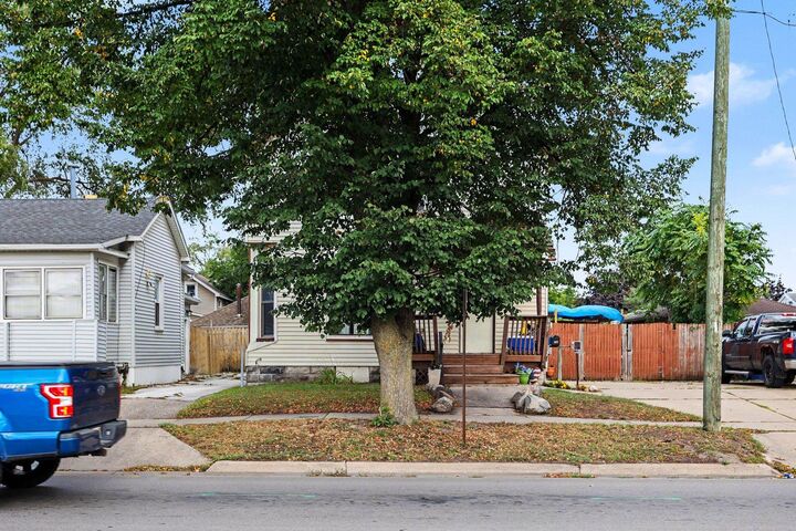 Property Photo: 507 S Henry Street MI 48706