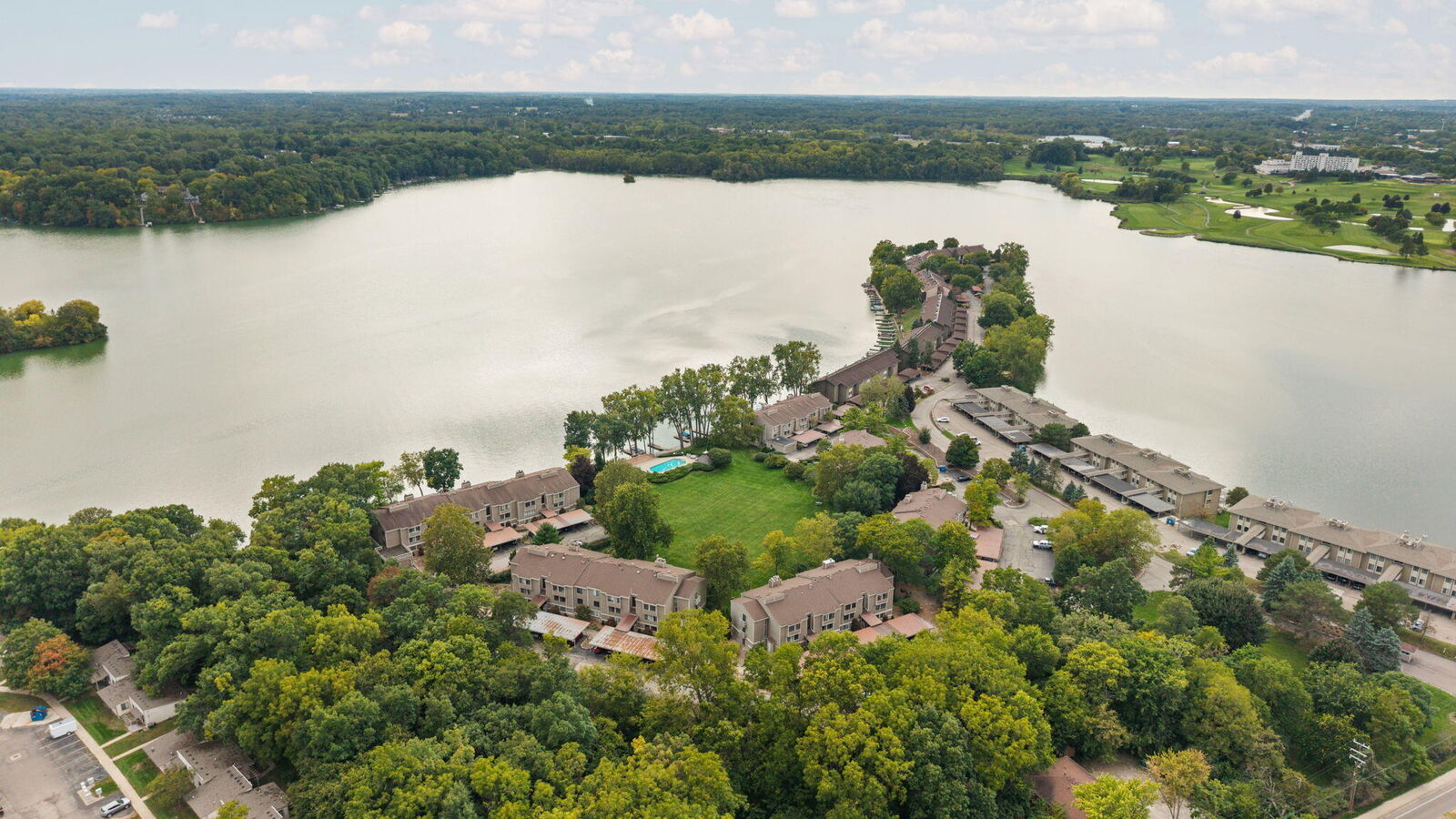 Property Photo: 1660 Cliffs Landing MI 48198