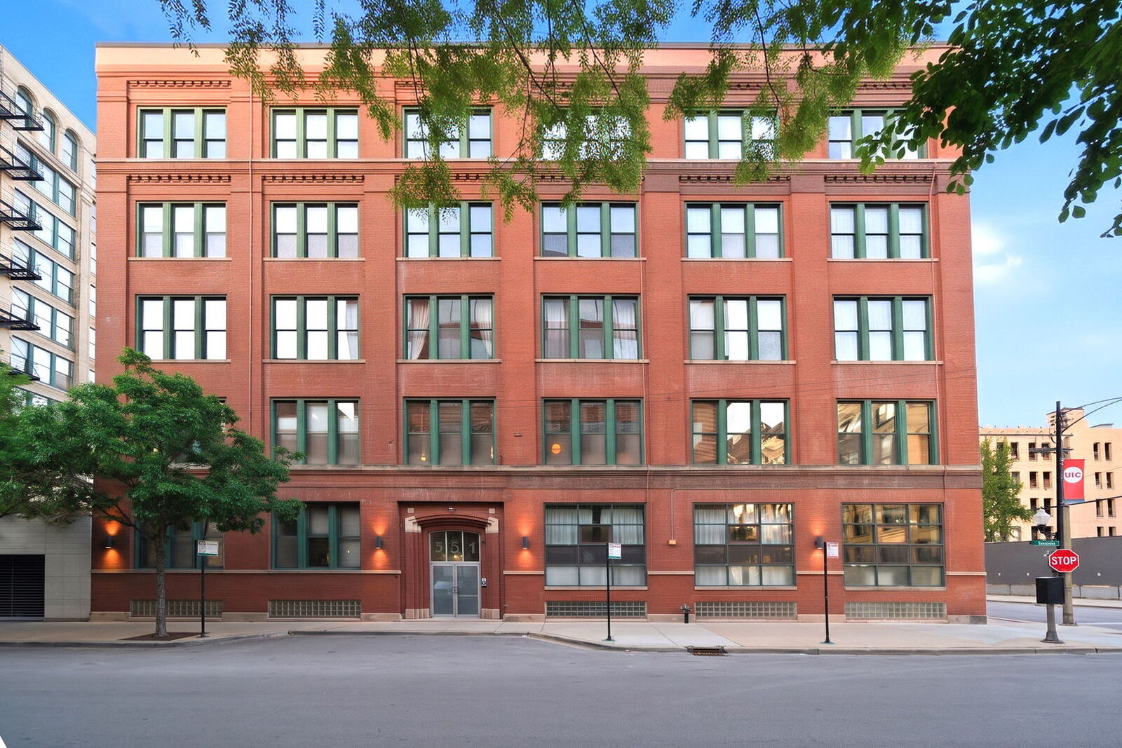 Property Photo: 331 S Peoria Street 107 IL 60607
