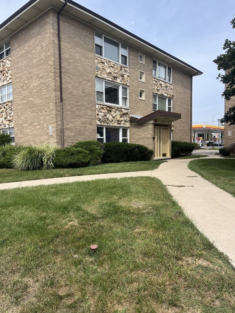 Property Photo:  3182 W Meadow Lane 54  IL 60803 