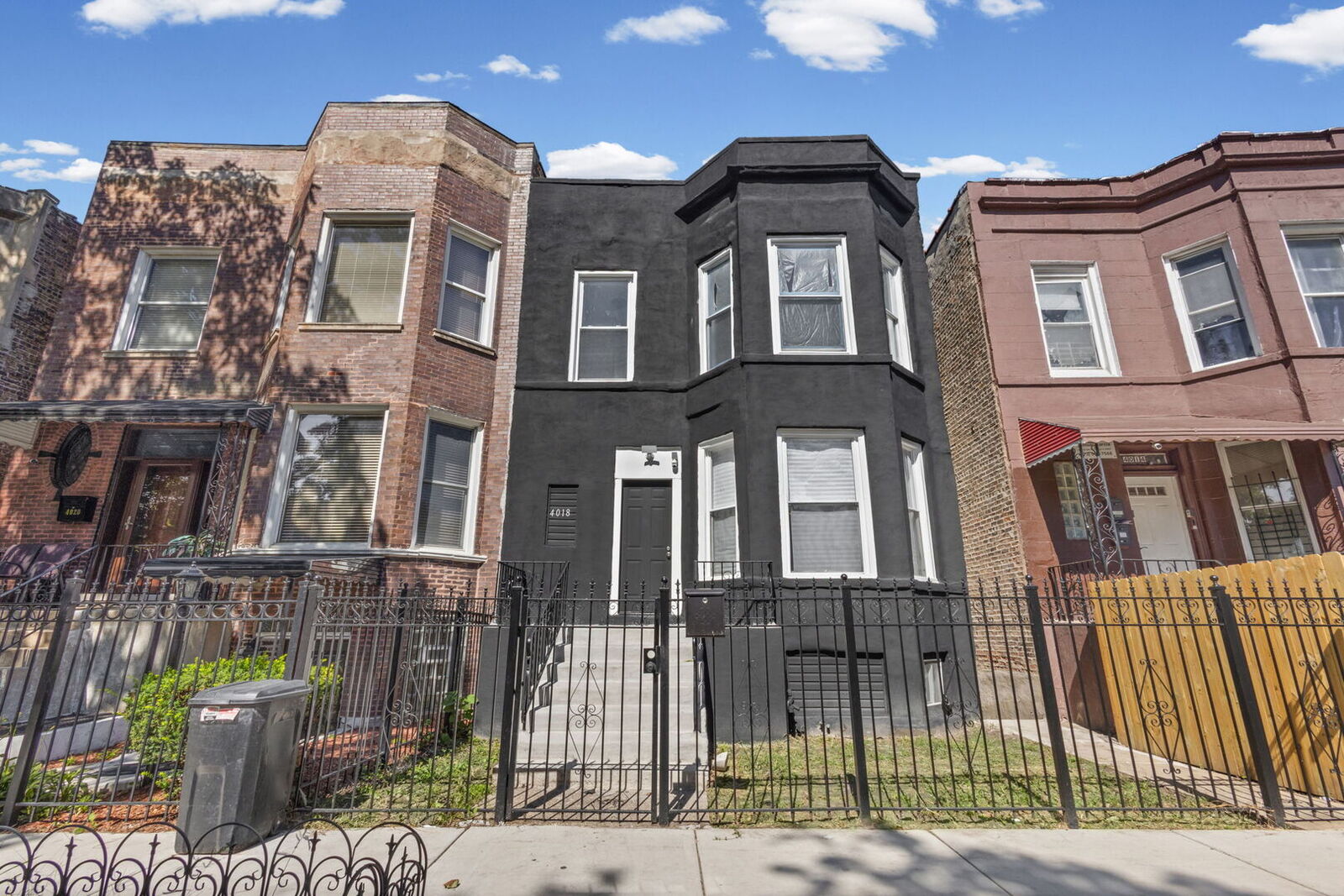 Property Photo:  4018 W Polk Street  IL 60624 