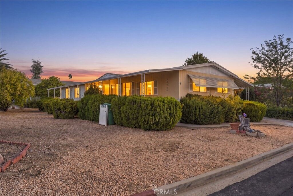 Property Photo:  28988 Via La Rueda  CA 92563 