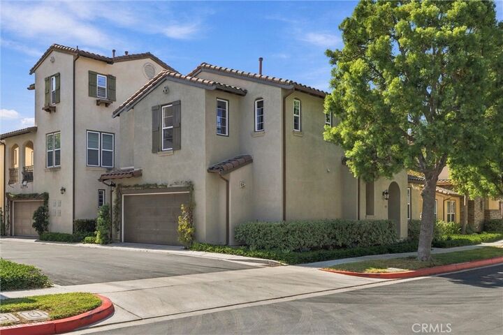 Property Photo: 301 Tall Oak CA 92603