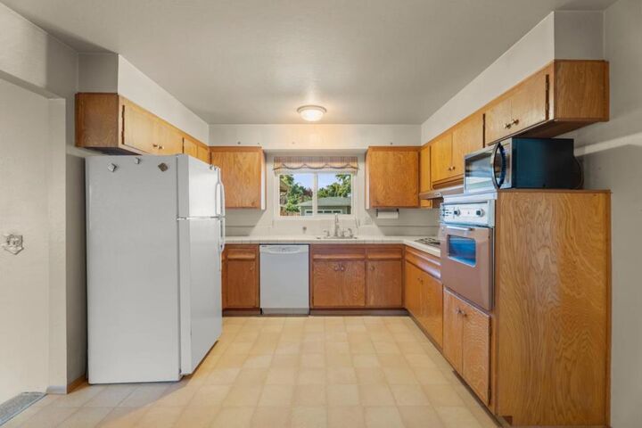 Property Photo:  76 Smithwood Street  CA 95035 