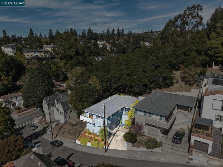 Property Photo:  1016 Norwood Ave  CA 94610-1836 