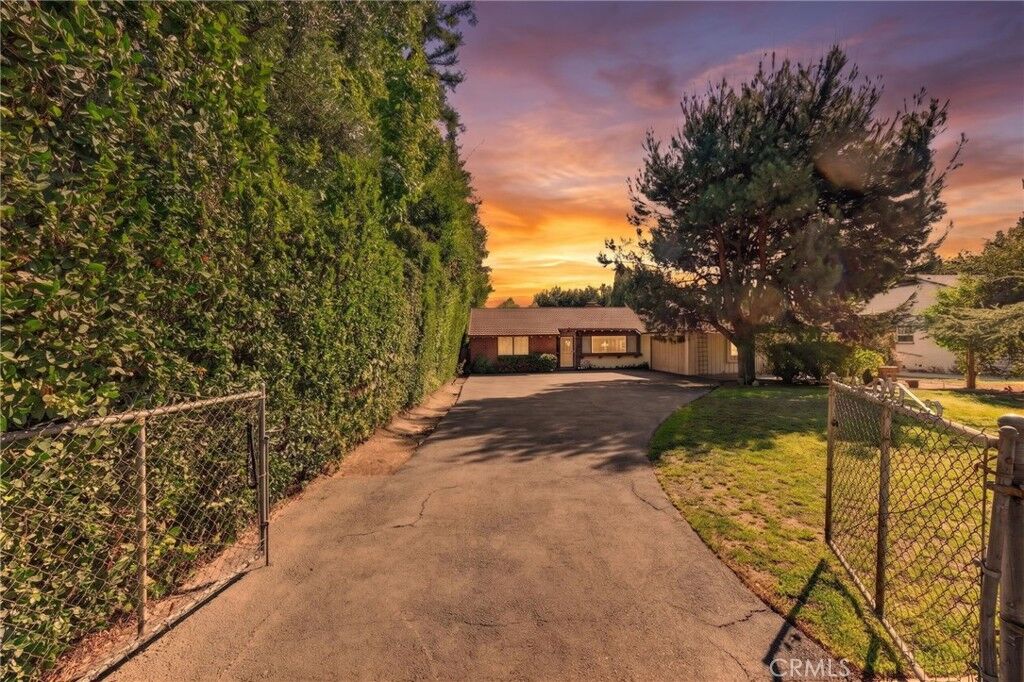 Property Photo:  36 E Longden  CA 91006 