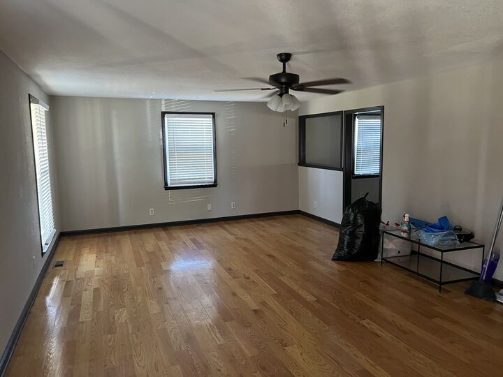 Property Photo:  916 Rossview Rd  TN 37043 