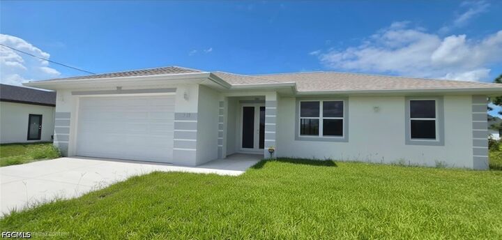 Property Photo: 370 Chalet Avenue S FL 33974