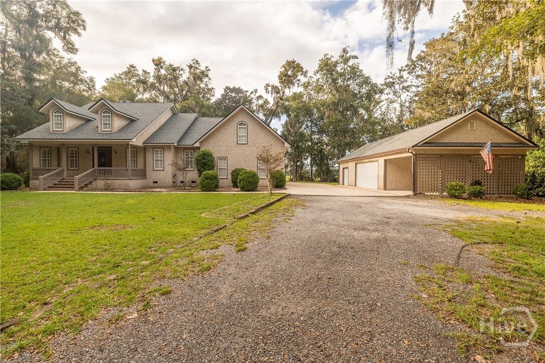 Property Photo: 1190 Delegal Drive NE GA 31331