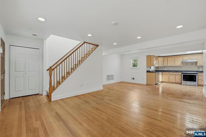 Property Photo:  280 Birchwood Road  NJ 07646 
