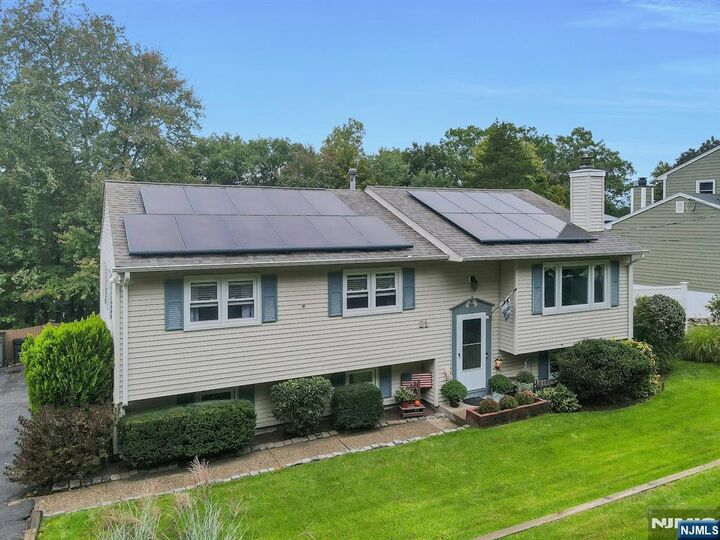 Property Photo:  21 Aldrin Drive  NJ 07465 