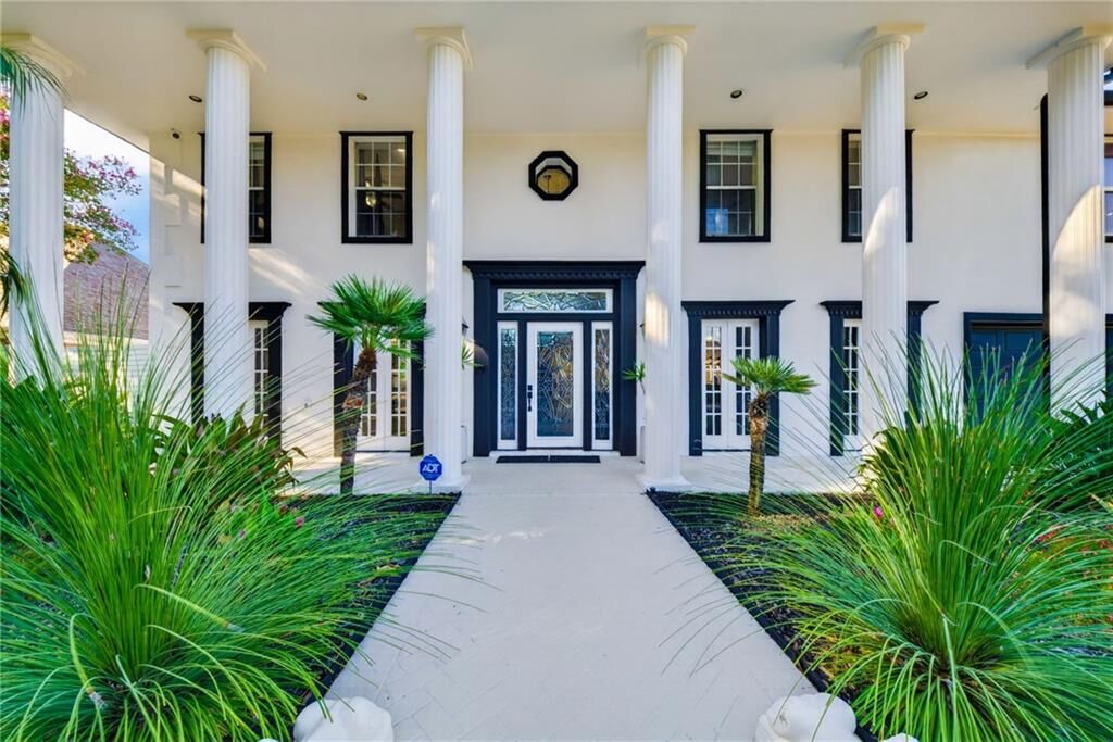 Property Photo:  54 Chateau Latour Drive  LA 70065 