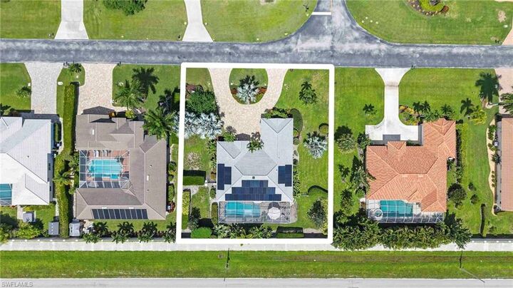 Property Photo: 28910 Winthrop Cir FL 34134