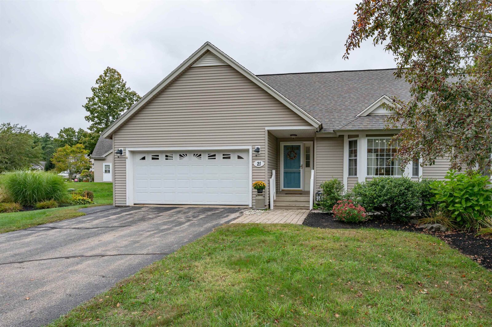 Property Photo: 21 Cricket Hill Road NH 03827