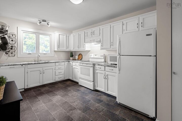 Property Photo:  43 Westridge Drive  NS B3M 3K3 