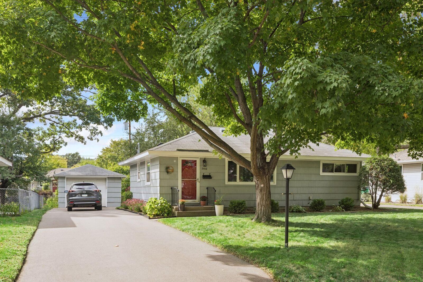 Property Photo: 2510 Oregon Avenue S MN 55426