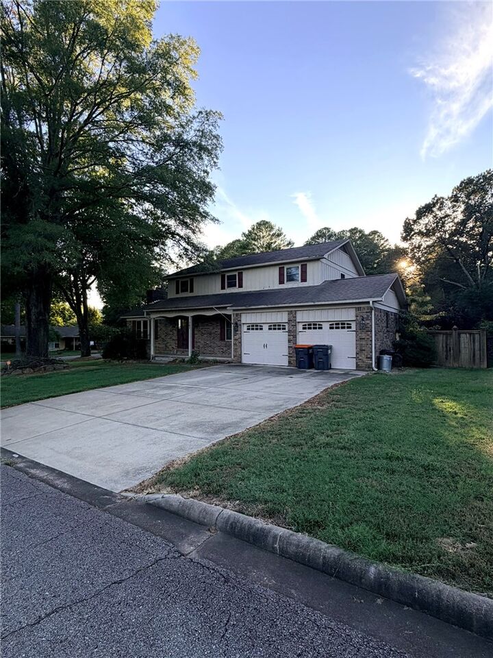 Property Photo:  242 S Cumberland  AR 72801 
