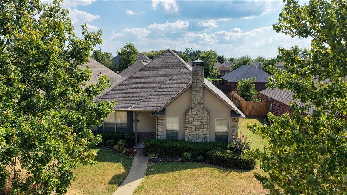 Property Photo:  3107 SW Warberry Avenue  AR 72713 